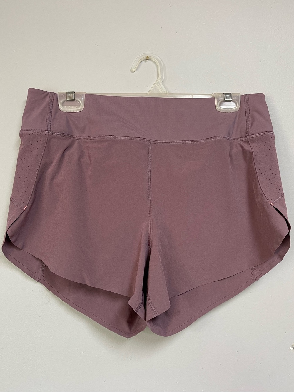 Run With It 3" short